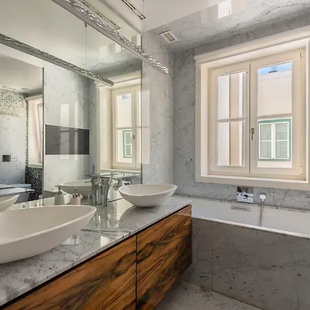 Luxury 3br Duplex 240m2 In City Center+prk * Lisboa